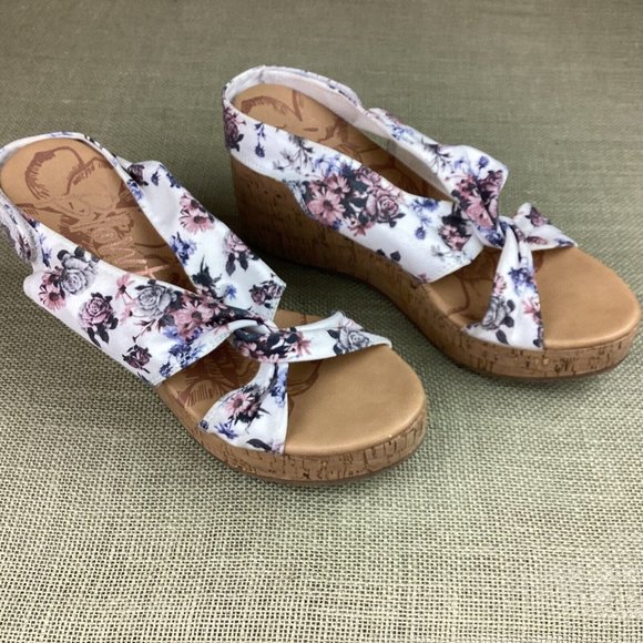 Blowfish Malibu Palmo Botanical Wedge Sandals - Picture 5 of 11